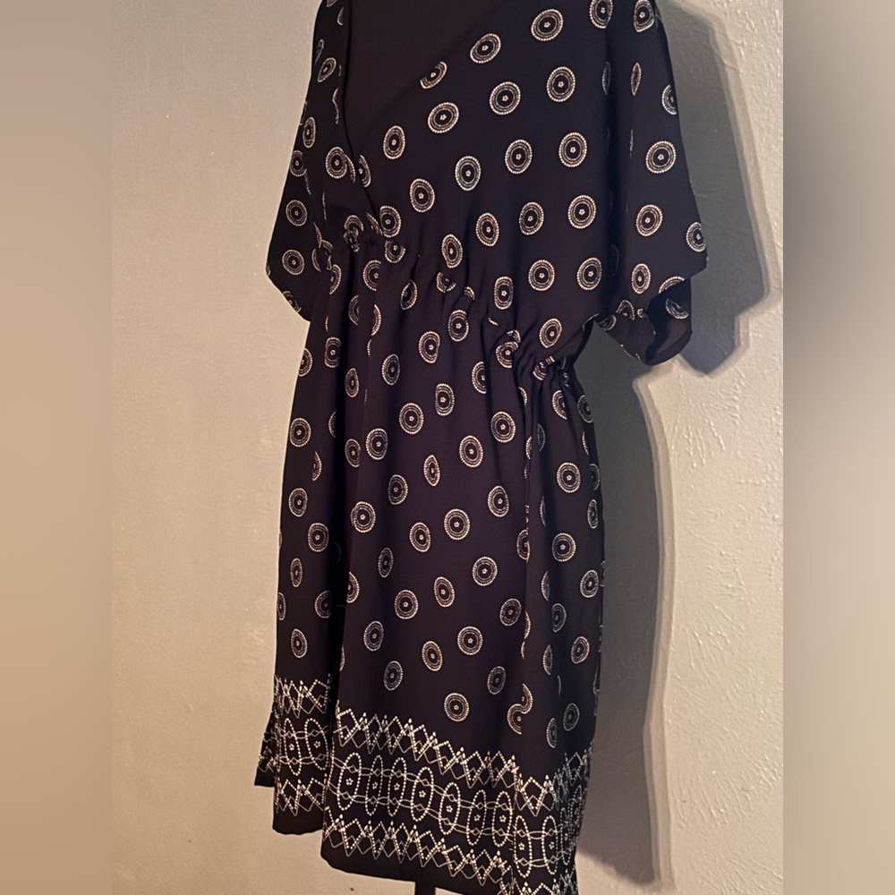Elegant Black Patterned Dress